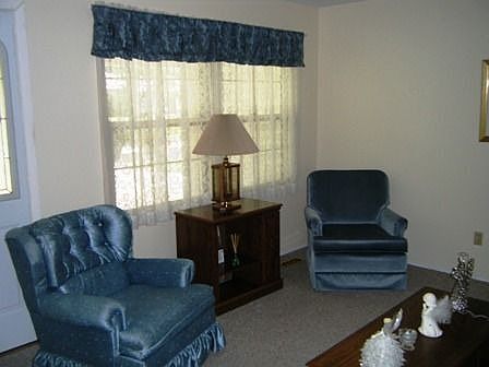 2nd image of 1170 Lees Ln