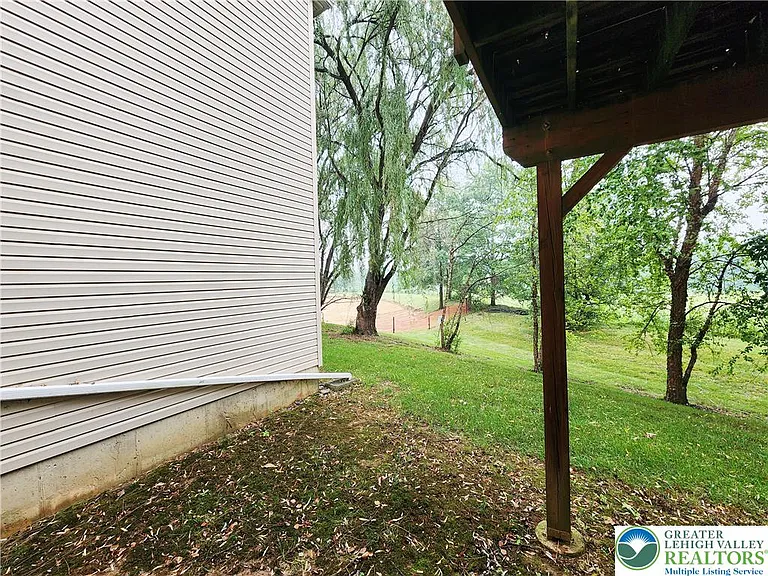 8513 Gateway Rd — Photo 43