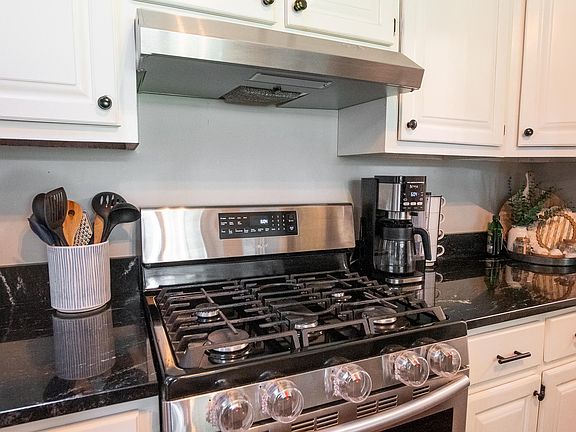 4th image of 290 Potts Rd