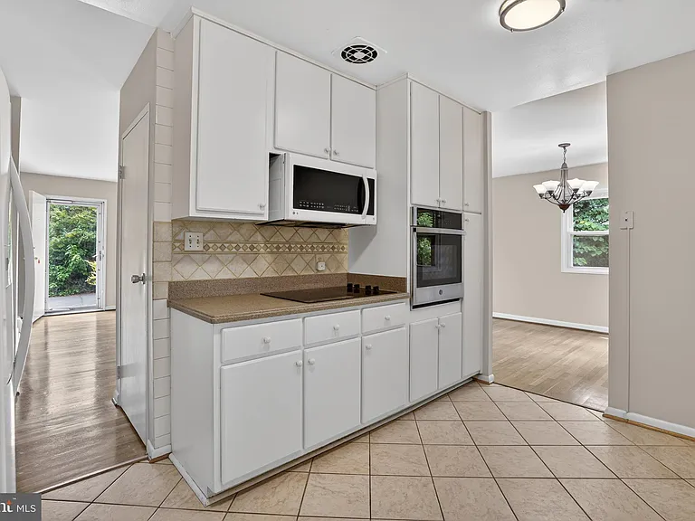 1452 Dewberry Ct — Photo 13