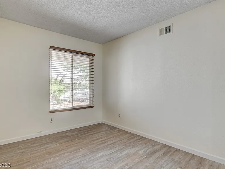 2085 Wagonwheel Ave — Photo 6