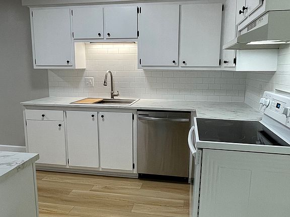 2nd image of 969 N 123rd St Unit 4