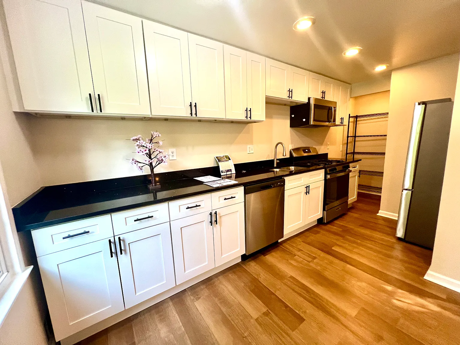 4 bed, 2076 sqft, $2,600 — Photo 4