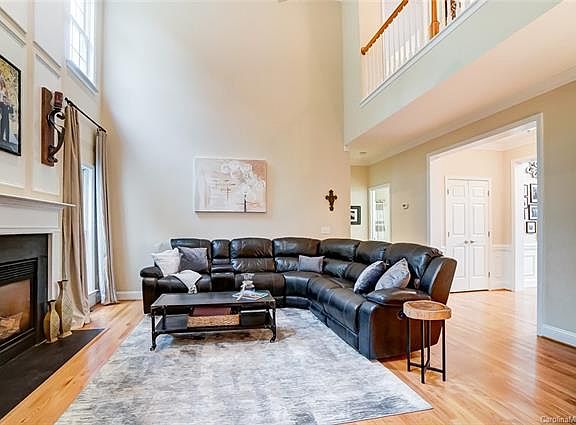 5th image of 7103 Olde Sycamore Dr