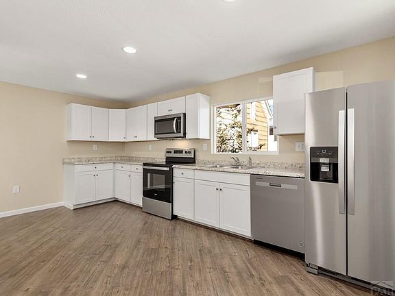 5th image of 850 E Abriendo Ave