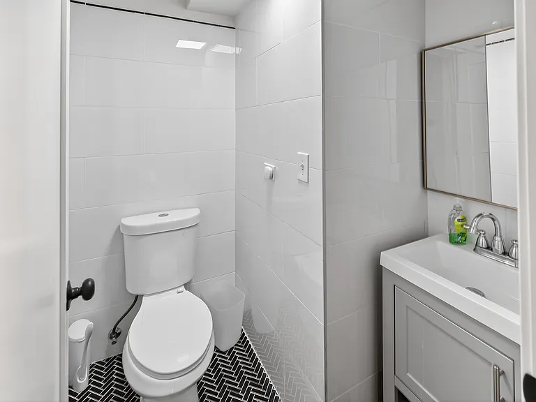 1112 Garnett Pl #1 — Photo 7