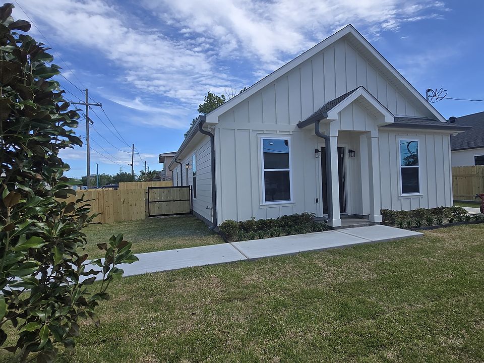1st image of 3627 Park Blvd #3627