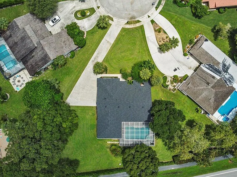 15575 Woodmar Ct — Photo 33