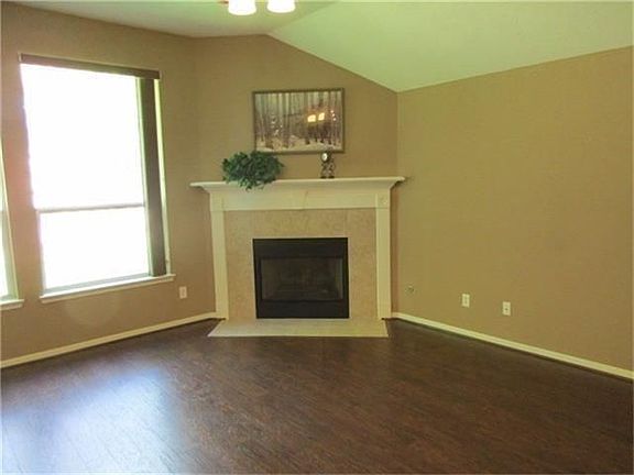 3rd image of 14211 Mohican Dr