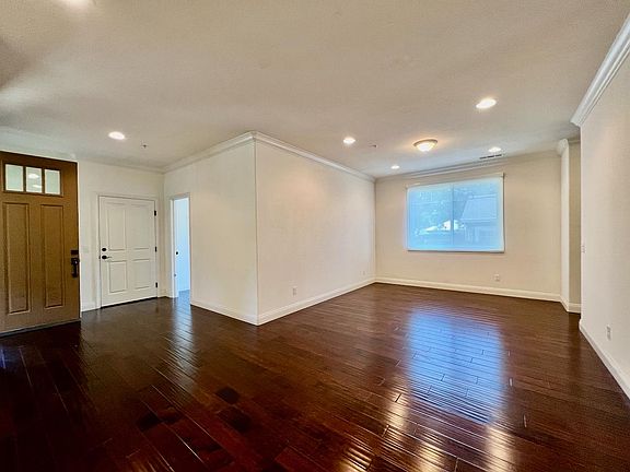 3rd image of 1343 Magnolia Ave