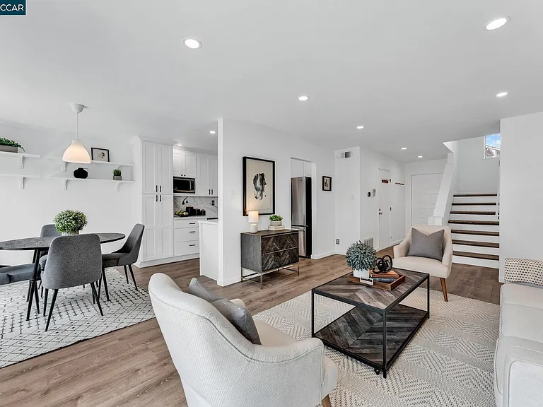 392 Bayview Cir — Photo 11