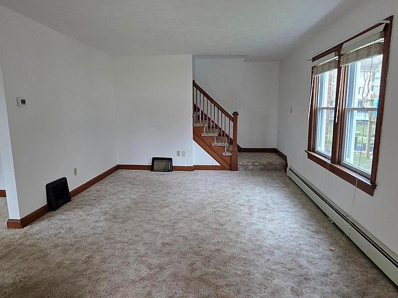 4th image of 411 Kerfoot Ave