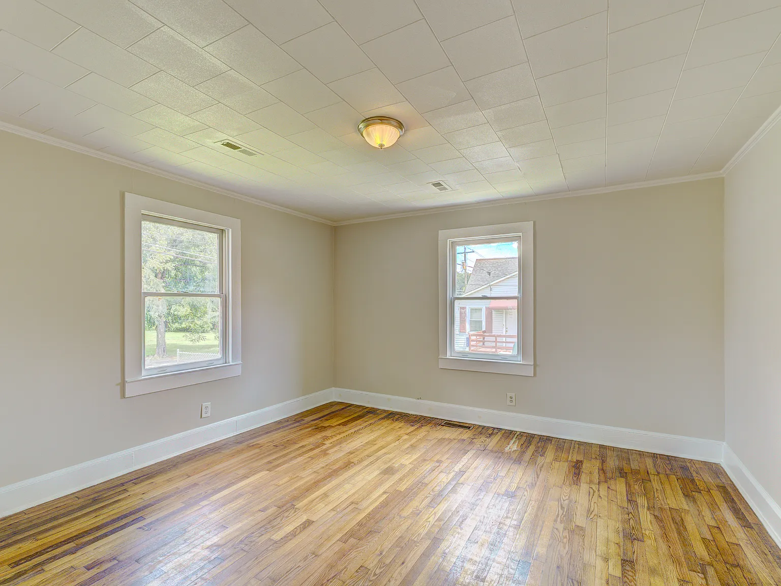 Academy St 300 E - 1 — Photo 3