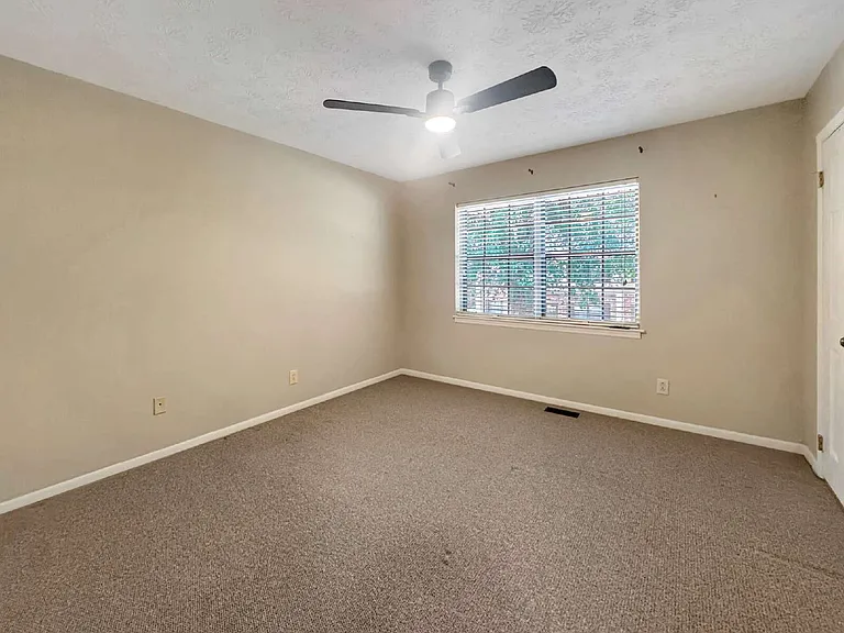 1235 Riverside Dr #B2 — Photo 4