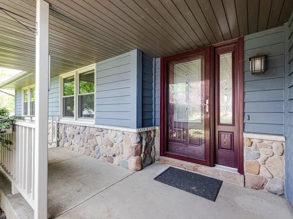 S32W31809 Squire Ct, Waukesha, WI 53189