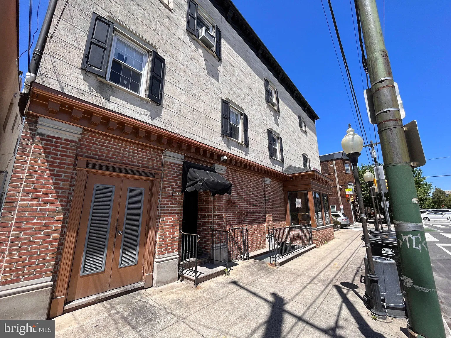 1 bed, 1.0 bath, 550 sqft, $1,300 — Photo 1