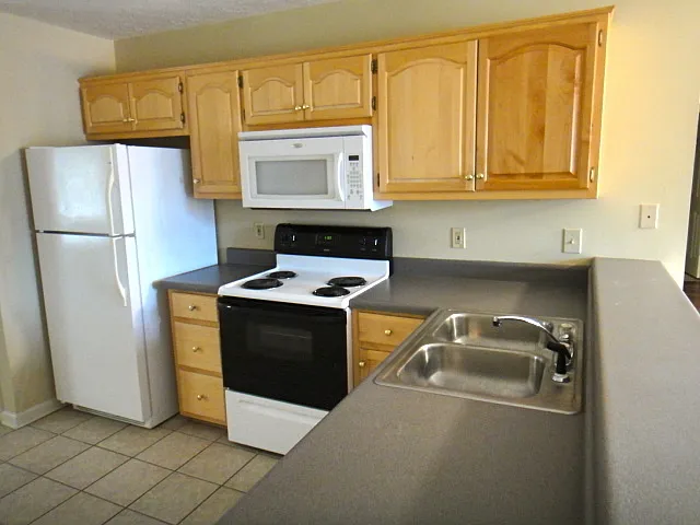 2006 Longview Ct — Photo 5