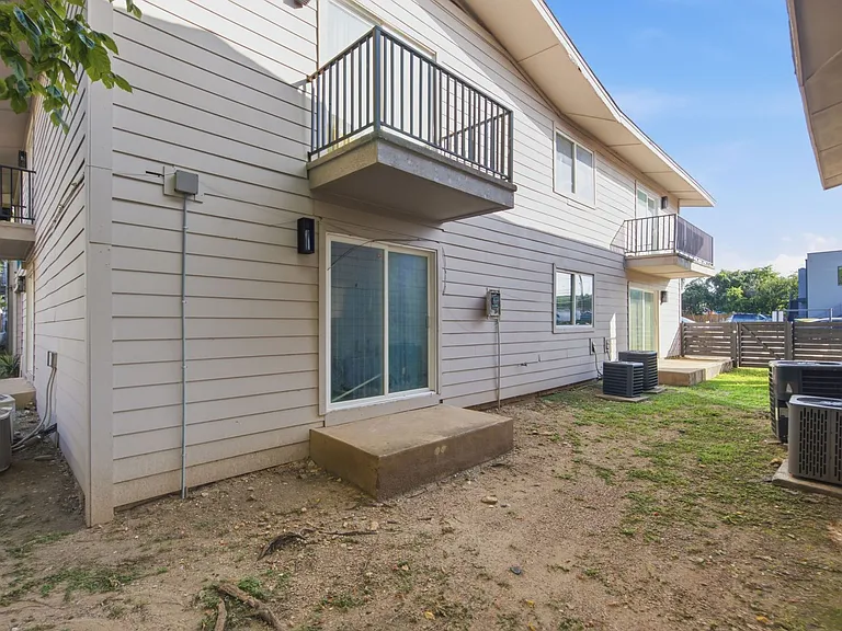 2705 Windswept Cv — Photo 19