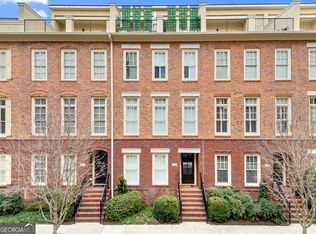 1004 River Vista Dr, Sandy Springs, GA