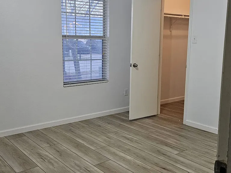 9608 George Washington Dr — Photo 15