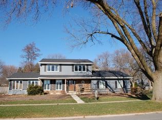 61 W Bailey Rd, Naperville, IL 60565