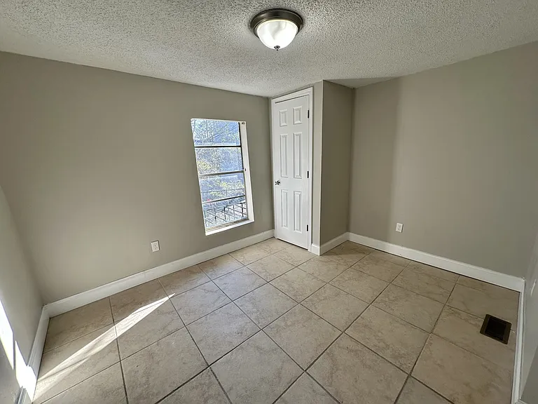 1512 Cherry Ave — Photo 7