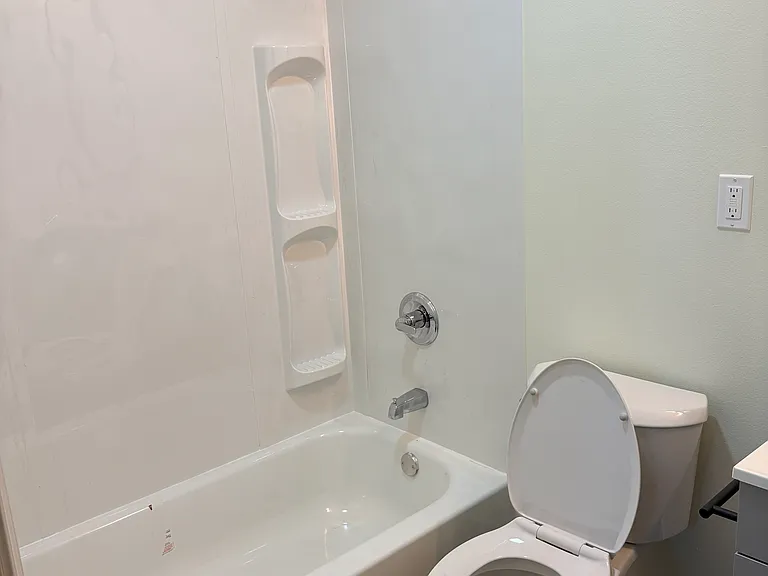 1200 Southlawn Blvd — Photo 9