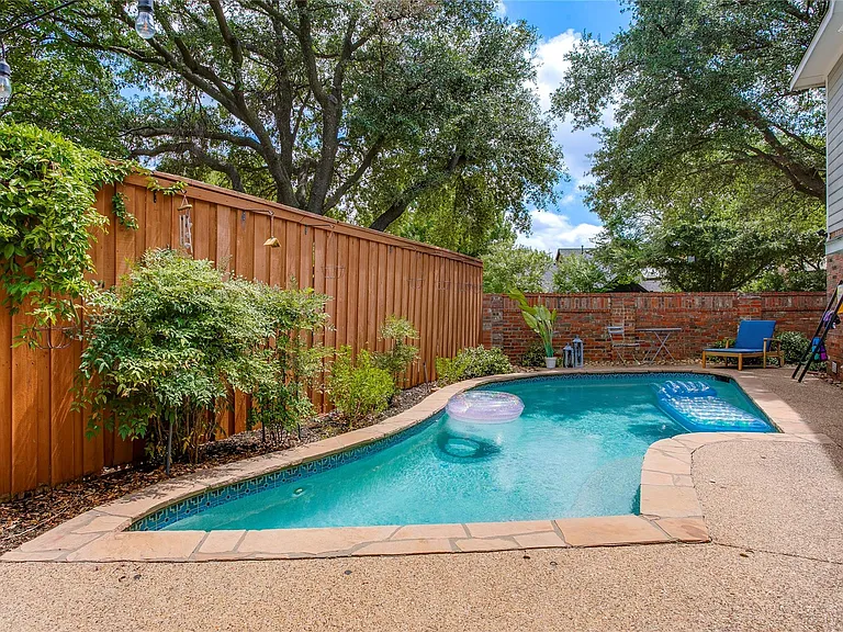 14628 Dickenson Ct — Photo 25