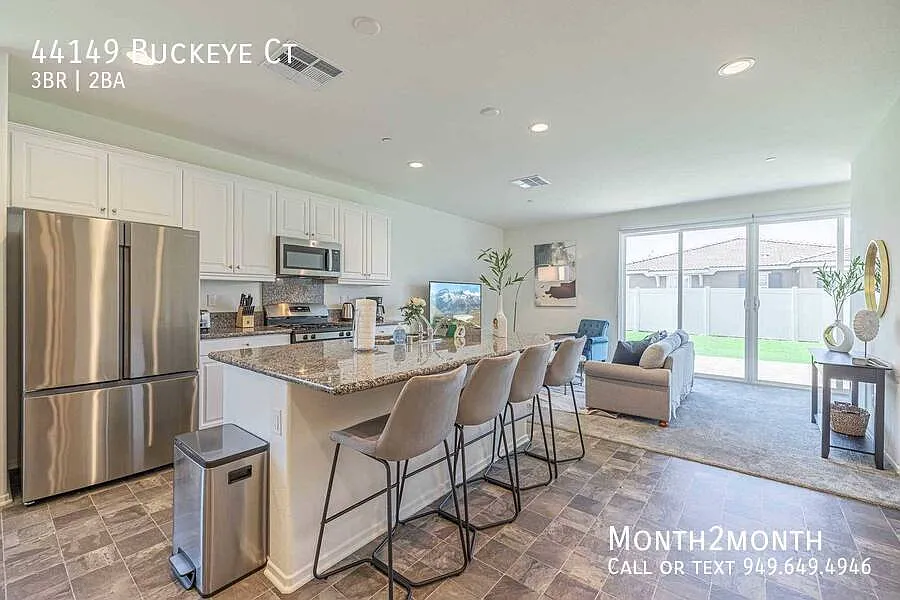 Modern Life On Buckeye Ct — Photo 3