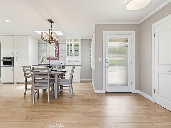 4th image of 28915 Sprucegrove Dr