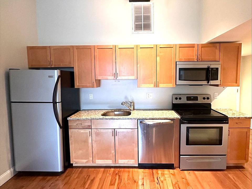 2nd image of 26 Portland St APT 134