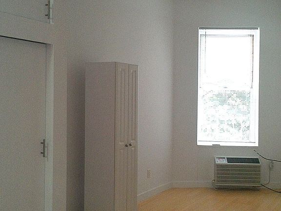 3rd image of 411 E 85th St APT 3C