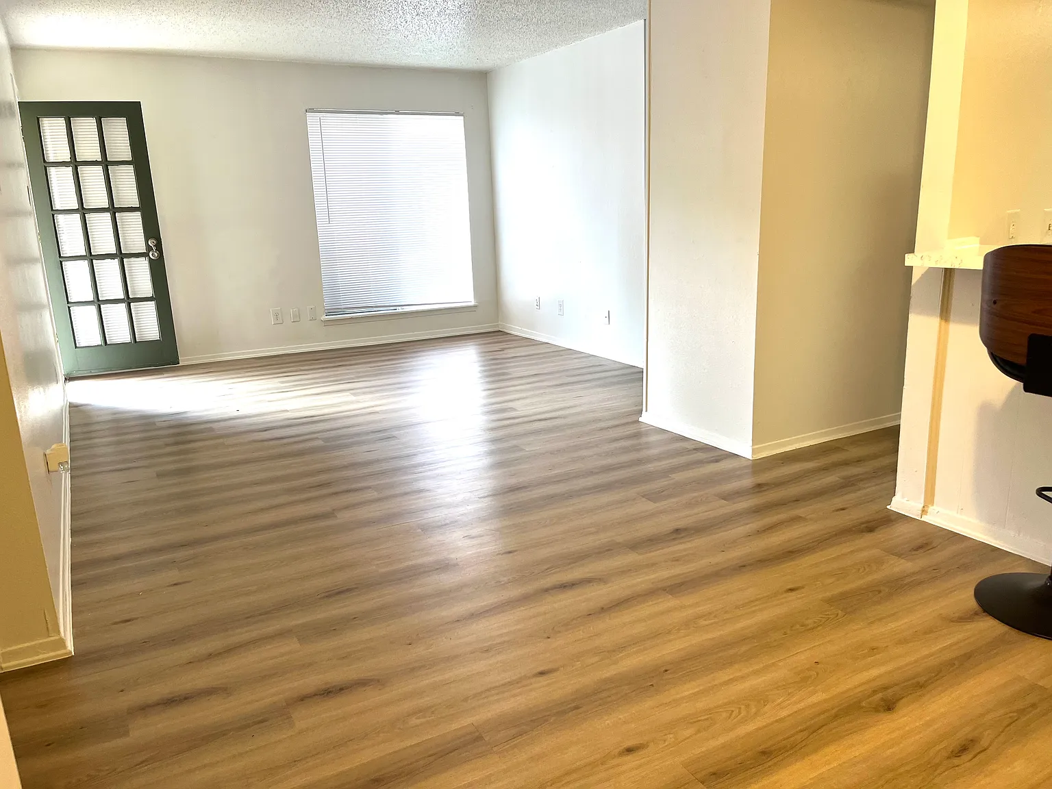 1 bed, 707 sqft, $1,129 — Photo 3