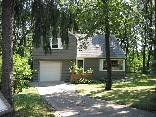 2541 Burnham Rd Photo 1