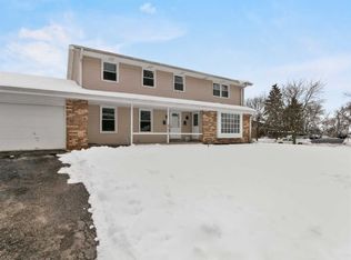 5537 Rainbow Dr #5539, Greendale, WI 53129