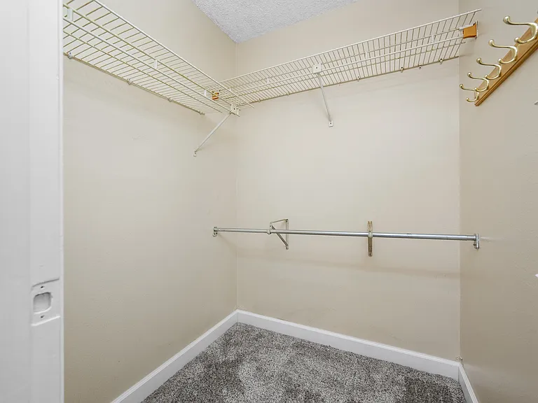 3301 Crystal Ct #D — Photo 22