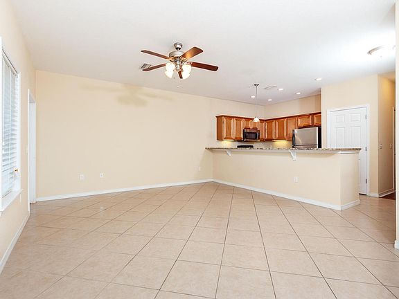5th image of 862 Fairview Dr APT C