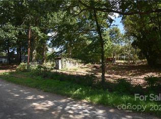 90 Woodland Church Rd, Clyde, NC 28721