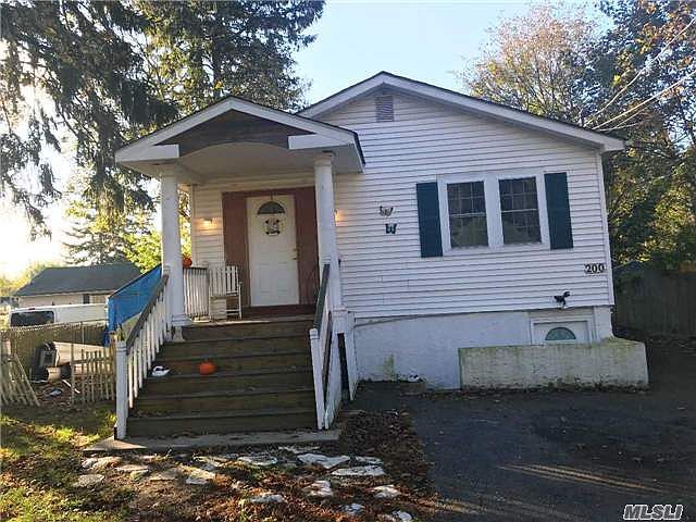 1st image of 200 E Lakewood St