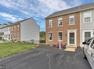 2845 Woodmont Dr, York, PA 17404