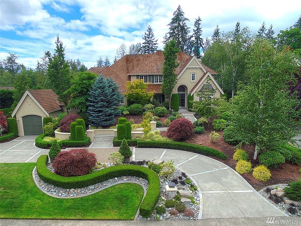 1st image of 625 Windsor Dr SE