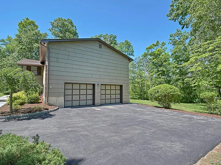 74 Edgewood Rd — Photo 28