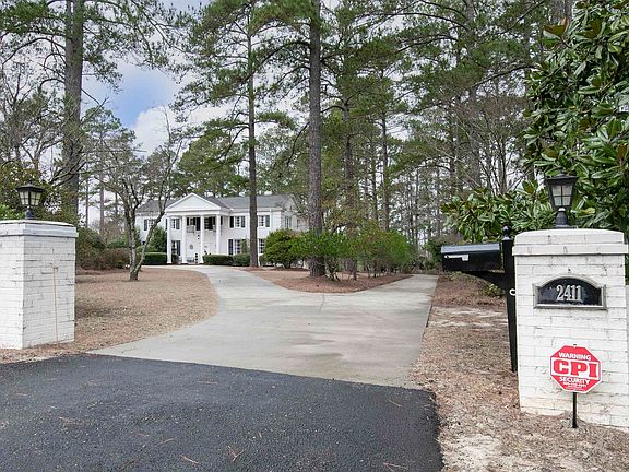 2nd image of 2411 Springdale Dr