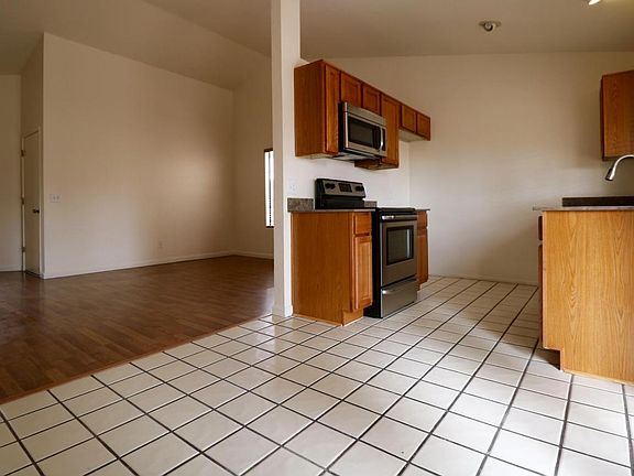 2nd image of 1609 W Ventura Dr