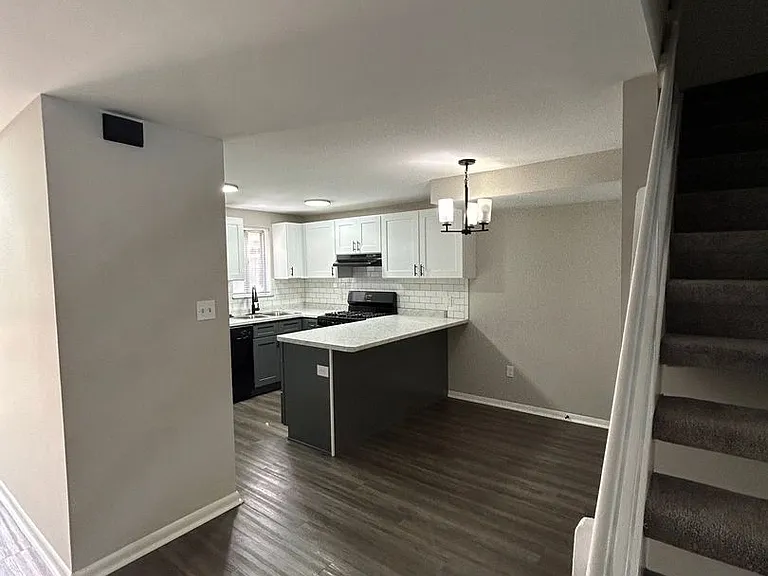 Coventry Court Townhomes — Photo 72