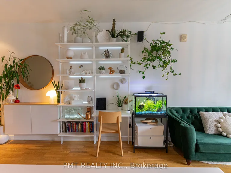 8 Dovercourt Rd #204 — Photo 9
