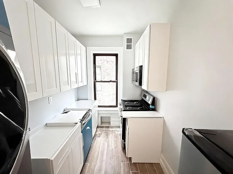 2102 Newkirk Ave #9 — Photo 4