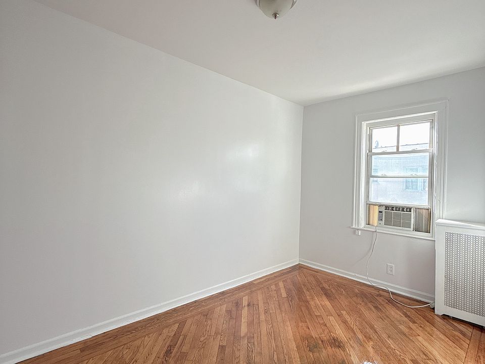 1st image of 98-02 31st Ave Floor 2