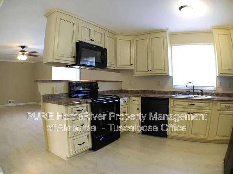 3 bed, 2.0 bath, 1653 sqft, $1,545 — Photo 4