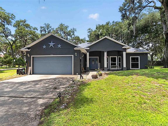4th image of 1260 PECAN STREET